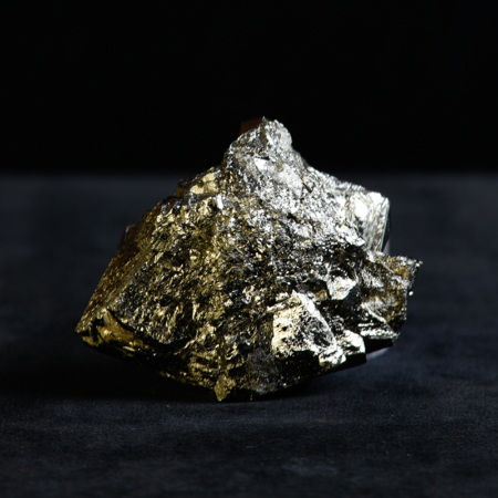 Pyrite crystal_shades of silver and gold